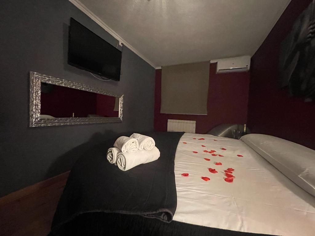 Suite Balinesa con cama redonda y ducha balinesa en Madrid